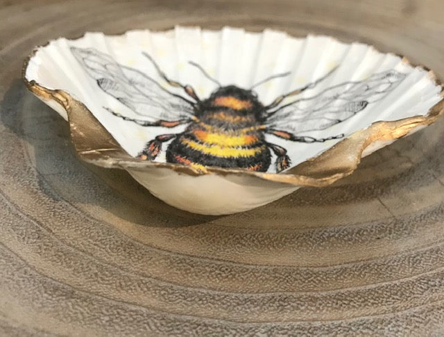 Hood Canal Seashell - Bee, Medium Clam with 18k Gold Trim - Carrie Goller