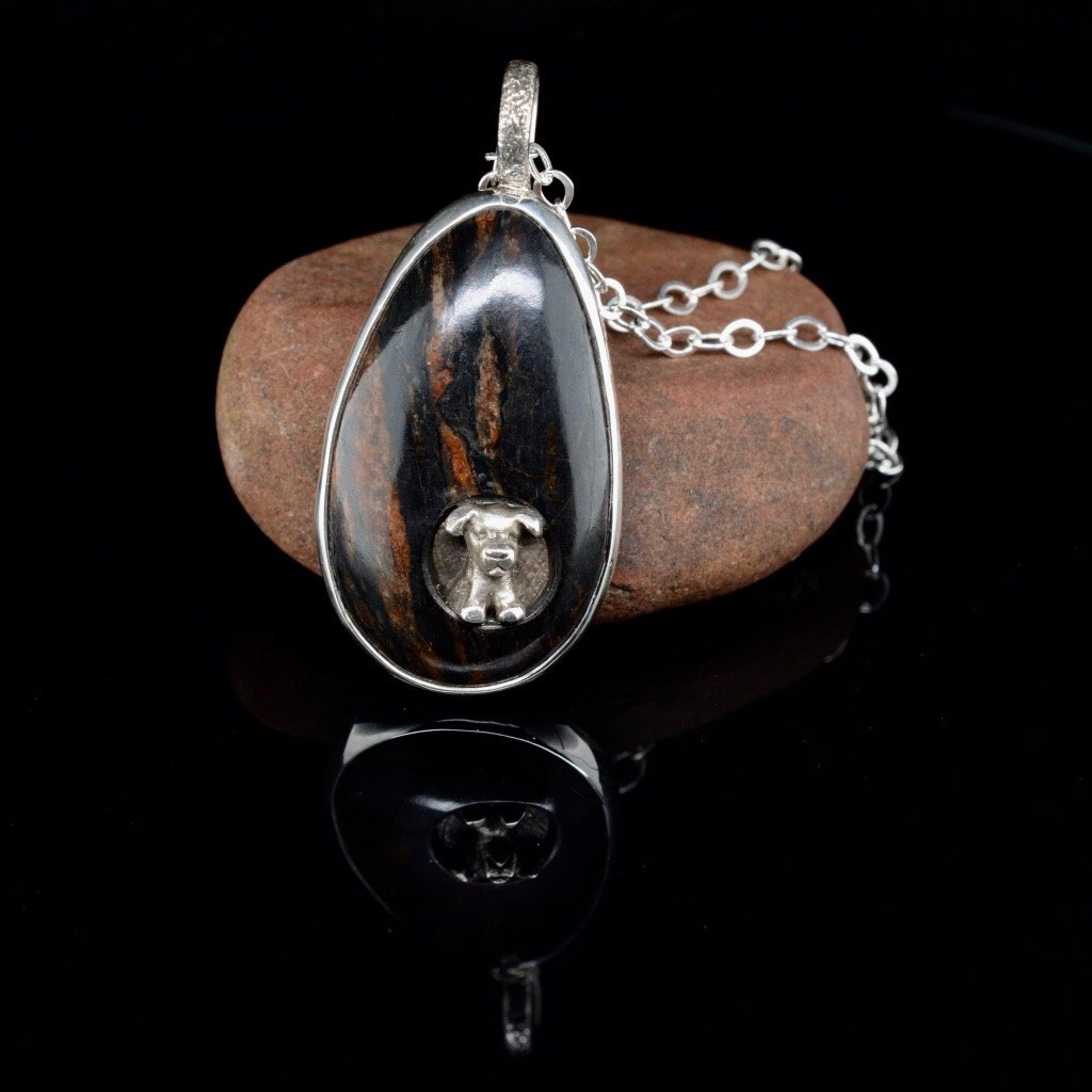 *** SOLD *** Jody Lyle - Pendant, Red and black striped pebble with dog